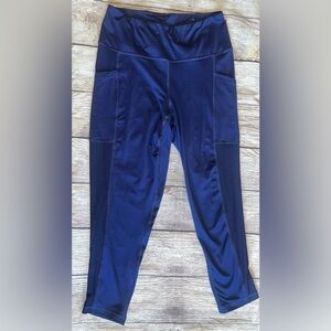 🤎3/$10 Navy Athletic Leggings Size Medium